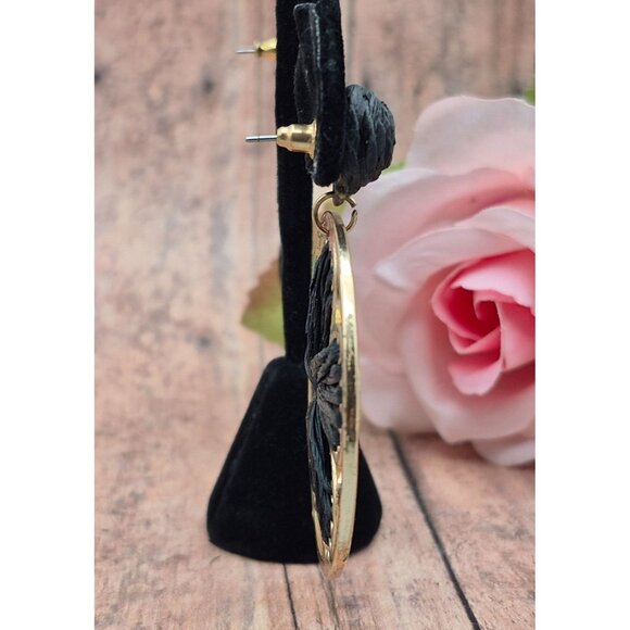 Cute Boho Gold Tone & Black Raffia Floral Flower Statement Drop Dangle Earrings - Picture 4 of 7